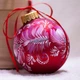 Новогоднее Украшение Новогодний Красный шар с Петриковской росписью и монохромными цветами UAMAZE 10см - изображение 1