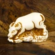 Статуэтка Нэцкэ Netsuke Бык ручная работа Гипс 6,3x4x3.2 см Натуральный (00755) - изображение 6