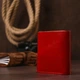 Практичное женское портмоне Shvigel 16503 Красный - изображение 7