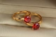 Кільце Xuping Jewelry широке гладке з червоним каменем 7 мм р 18 золотисте - зображення 1