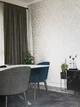 Обои виниловые на флизелине Marburg City glam 1.06x10 метровые вензеля серебром на белом под штукатурку 32302 - изображение 4