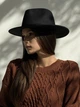 Шляпа женская фетровая Федора D.Hats ковбойка черного цвета - изображение 2