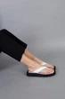 Шлепанцы женские ShoesBand Белые натуральные кожаные на черной толстой подошве на широкую ногу 36 (22,5 см) (66061-1) - изображение 4