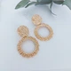 Висячие массивные круглые серьги DeKolie ER0016 золотистые - изображение 4