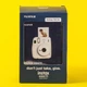 Подарочный набор Holiday Gift Set фотокамера моментальной печати Fujifilm Instax Mini 11 Ice White белая с фотобумагой 20 GLOSSY (2 картриджа = 20 фотографий) и альбомом на 108 снимков - изображение 5