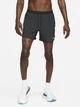 Спортивные шорты мужские Nike Dri-Fit Stride DM4755-010 2XL Черные (195870397944) - изображение 1