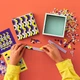 Zestaw klocków LEGO DOTS Duże Pudełko 479 elementów (41960) - obraz 7