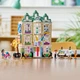 Zestaw klocków LEGO Friends Szkoła artystyczna Emmy 844 elementów (41711) - obraz 4