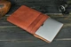 Кожаный чехол для MacBook Дизайн №25, натуральная кожа итальянский Краст, цвет коричневий, оттенок Вишня - изображение 2
