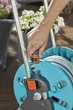 Тележка Gardena AquaRoll S со шлангом Classic 20 м и комплектом полива - изображение 4