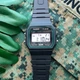 Мужские наручные часы Casio F-91W-3 Черные с зеленым электронные - изображение 3