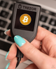 Крипто-гаманець Trezor Model T - зображення 6