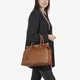 Сумка жіноча шкіряна саквояж середня Regina Notte Travel bag 3201 Темно-рудий - зображення 2