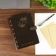 Щоденник-планер з гравіювання знаку зодіаку Риби, А5, 100 аркушів, Темне дерево, WoodPresent - зображення 1