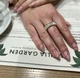 Масивне жіноче кільце з яскравими сяючими прозороми камінцями золотистого кольору (16) - изображение 4