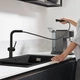 Змішувач hansgrohe Talis M54 для кухонної мийки з висувним душем, матовий чорний 72809670 - зображення 4