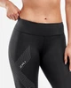 Женские компрессионные тайтсы 2XU, Motion Mid-Rise Compression Tights, S, черный/точечный светоотражающий принт - изображение 4