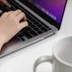 Чохол-накладка Switcheasy Touch прозорий для MacBook Air M2 2022 (SMB136059WH22) - зображення 9