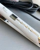 Зручна праска для укладання та випрямлення волосся Tico 100016 Laser Ion Titanium з титановим покриттям 24 мм білий - зображення 4