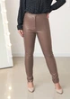 Стильные кожаные брюки "Casual", мокко 50 - изображение 1