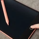 Планшет для малювання кольоровий Amzdeal Writing Tablet 8,5 дюймів рожевий - зображення 5