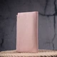 Вместительный женский кошелек из натуральной кожи KARYA 21358 Розовый - изображение 5