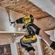 Дриль-шурупокрут акумуляторна безщіткова ударна + подарунок DeWALT DCD805H2T+DCF840NT - зображення 7