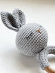 Детская игрушка-погремушка Kiddie Widdie зайчик серый hand made - изображение 4