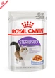 Влажный корм Royal Canin Sterilised Jelly – консервы для взрослых стерилизованных кошек, кусочки в желе, 85 г (41560010) - изображение 1
