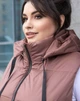 Женский теплый жилет удлиненный в стиле оверсайз больших размеров MODA 100023 66 Мокко (М- 100023 /1 V) - изображение 7