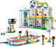 Zestaw klocków LEGO Friends Centrum sportowe 832 elementy (41744) - obraz 2