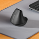 Logitech Lift Left Vertical Ergonomiczna Mysz komputerowa bezprzewodowa/Bluetooth Graphite (910-006474) - obraz 5