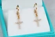 Серьги подвески Xuping Jewelry крестики 3 см золотистые - изображение 1