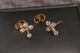 Серьги гвоздики Xuping Jewelry крестики с камешками на концах 1.2 см золотистые - изображение 1