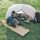 Килимок самонадувний з подушкою Naturehike NH15Q002-D, 25мм, бежевий - изображение 5
