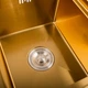 Кухонна мийка Platinum Handmade PVD мідна 580x480x220 R (3,0/1,5 мм корзина та дозатор в комплекті) - зображення 4
