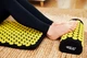 Килимок акупунктурний з валиком 4FIZJO Classic Mat Аплікатор Кузнєцова Black/Yellow (P-5907739310613) - зображення 6