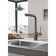 Смеситель для кухни Grohe Essence с выдвижной лейкой Графит твердый браш (30270AL0) - изображение 3