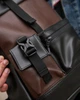 Стильный и практичный рюкзак роллтоп для ноутбука Rolltop для путешествий коричневого цвета из экокожи - изображение 3