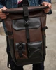 Стильный и практичный рюкзак роллтоп для ноутбука Rolltop для путешествий коричневого цвета из экокожи - изображение 4