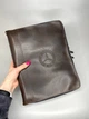 Шкіряна папка для сімейних документів Shiynik FAMILY FOLDER коричневий з гравіруванням - зображення 1
