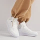 Женские демисезонные ботинки низкие Adidas Hoops 3.0 Mid W GW5457 40.5 (7UK) 25.5 см Ftwwht/Ftwwht/Dshgry (4065418374873) - изображение 7