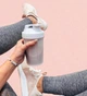 Шейкер спортивний BlenderBottle Classic Loop 20oz/590ml White - изображение 9