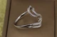 Кольцо Xuping Jewelry двойной зигзаг внахлест р 18 серебристое - изображение 3