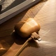Классический чехол Native Union для Airpods Pro 2-го поколения Желтый (APPRO2-LTHR-KFT) - изображение 6