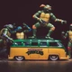 Модель машинки коллекционной Volkswagen и Ninja Turtles Leonardo - изображение 3