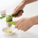 Пресс для чеснока спиральный Joseph Joseph Helix Garlic Press зеленый 20102 - изображение 4