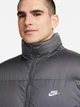Куртка зимняя короткая мужская Nike M Nk Club Puffer Jkt FB7368-068 2XL Iron Grey/White (196609959174) - изображение 4