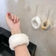Бьюти браслет для умывания персиковый - изображение 3