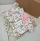 Набор для новорожденного: 6 пеленок, подушка и комфортер a.l.babybox Зайчики в розах розовый - изображение 1